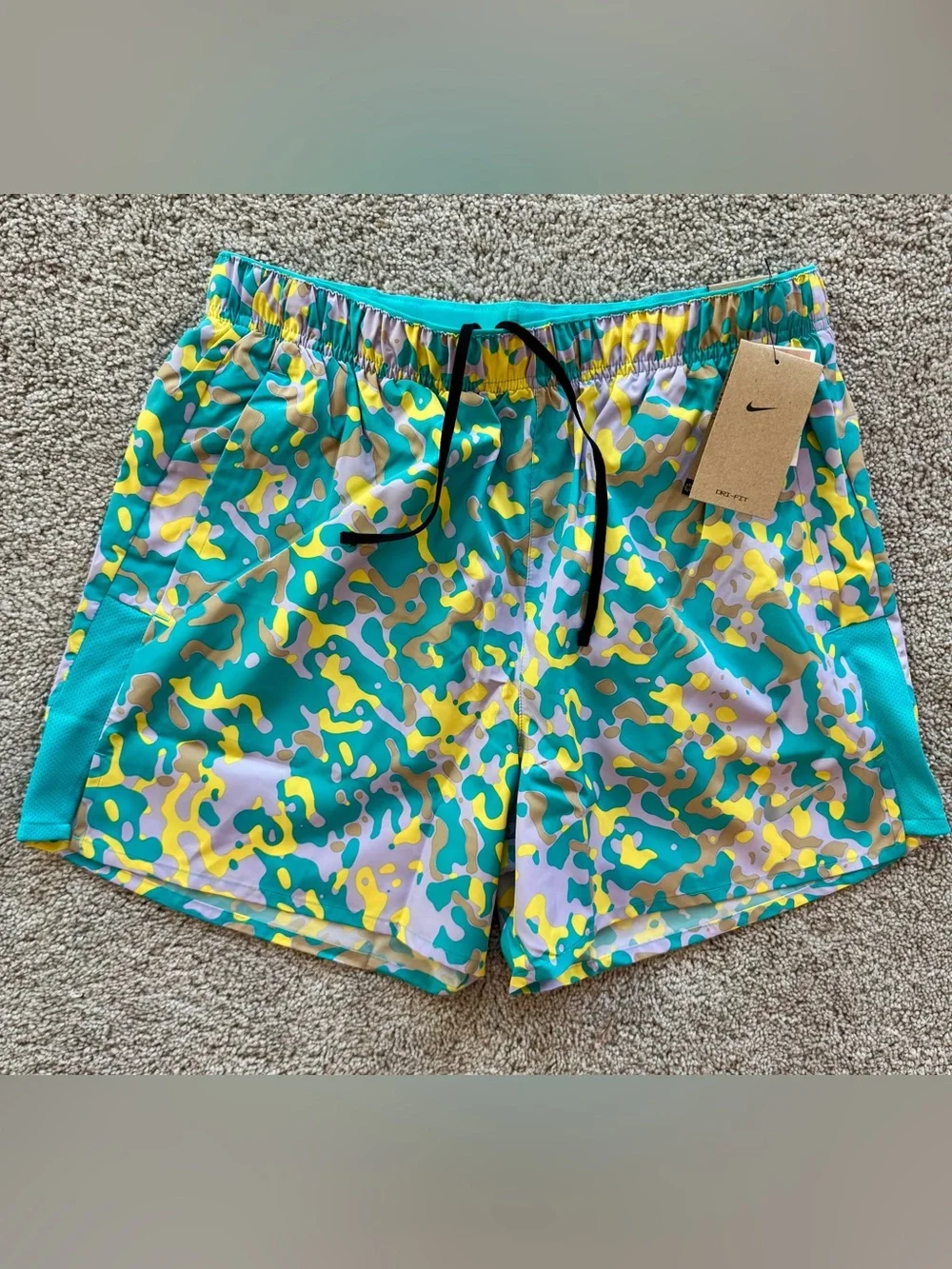 Nike Challenger Men’s Medium Dri-fit Lined Camo 5 In Inseam Running Shorts. NWT